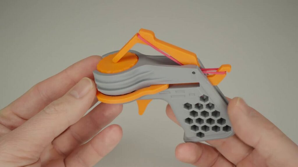 「3D Printable 6-Disc Semi-Automatic Shooter」の画像