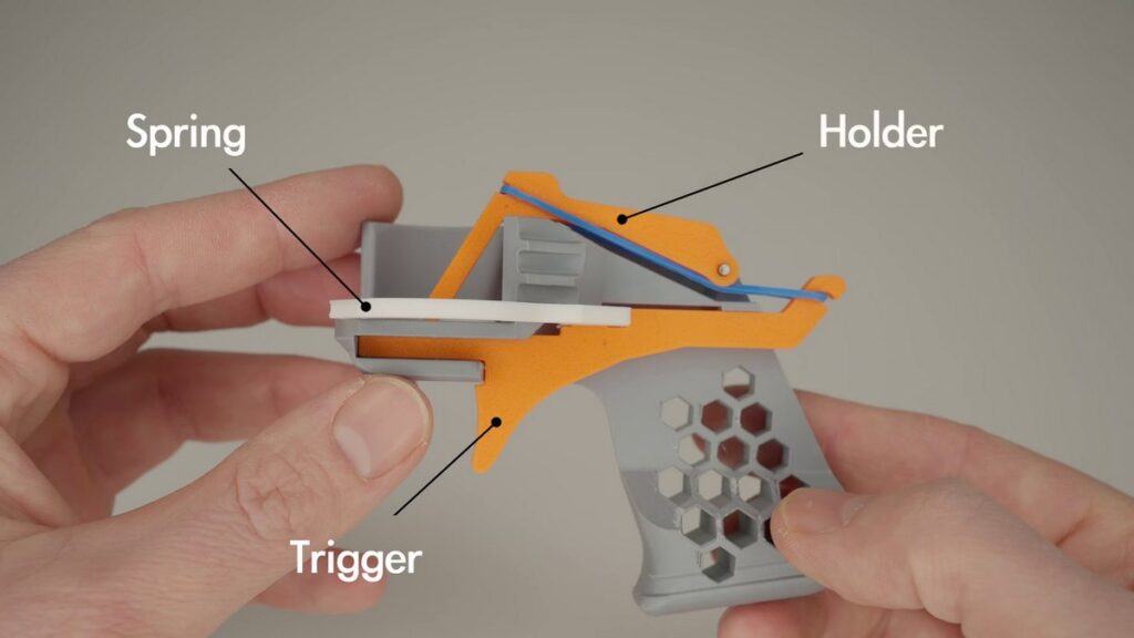 「3D Printable 6-Disc Semi-Automatic Shooter」の画像