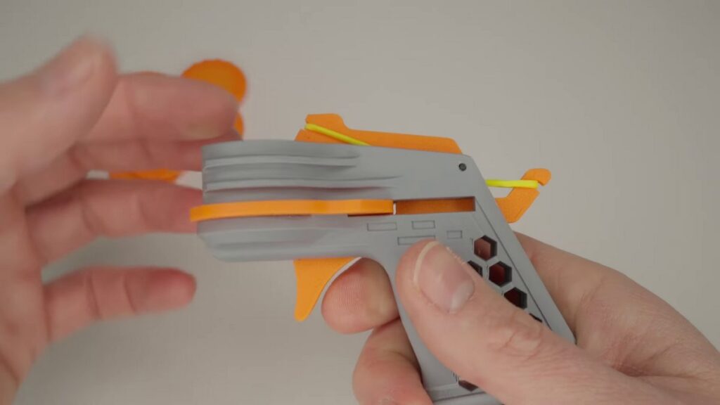 「3D Printable 6-Disc Semi-Automatic Shooter」の画像