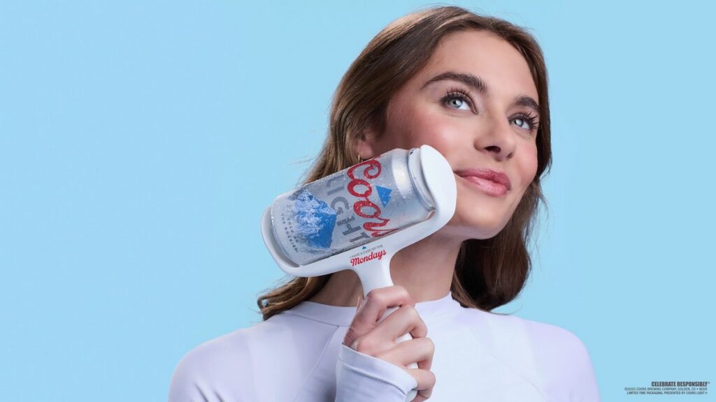 「Coors Light Chill Face Roller」の画像