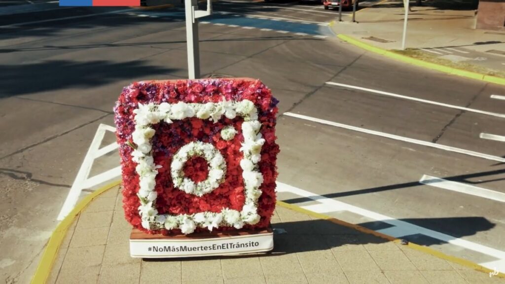 「Road Deaths Down 17% in Chile Following Innovative "Social Wreaths" Campaign from VML」の画像