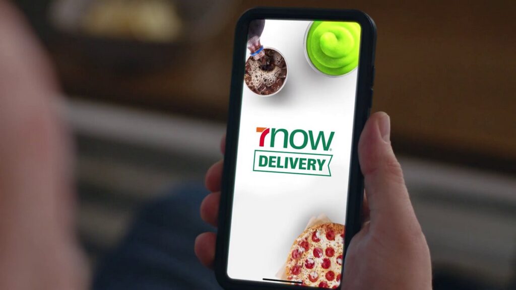 「7-Eleven Emotional Support Pizza」の画像