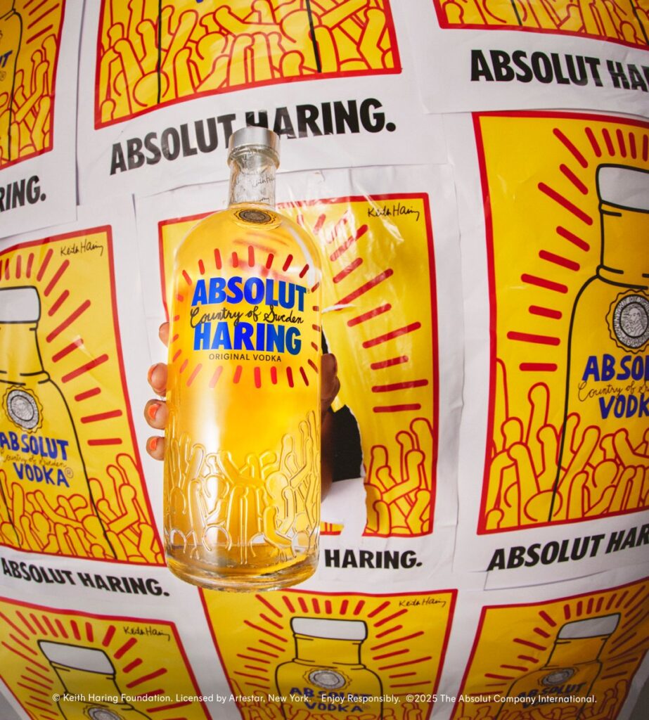 キース・ヘリングのスピリットを再現した新作ボトル「Absolut Haring Artist-Edition」の画像