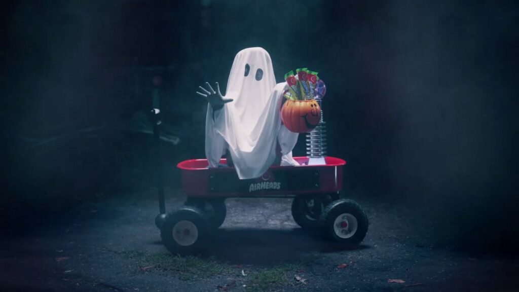 アメリカの人気キャンディブランド「Airheads」が発表した、大人専用のお菓子回収ロボット「デコイボーイ（Decoy Boy）」の画像
