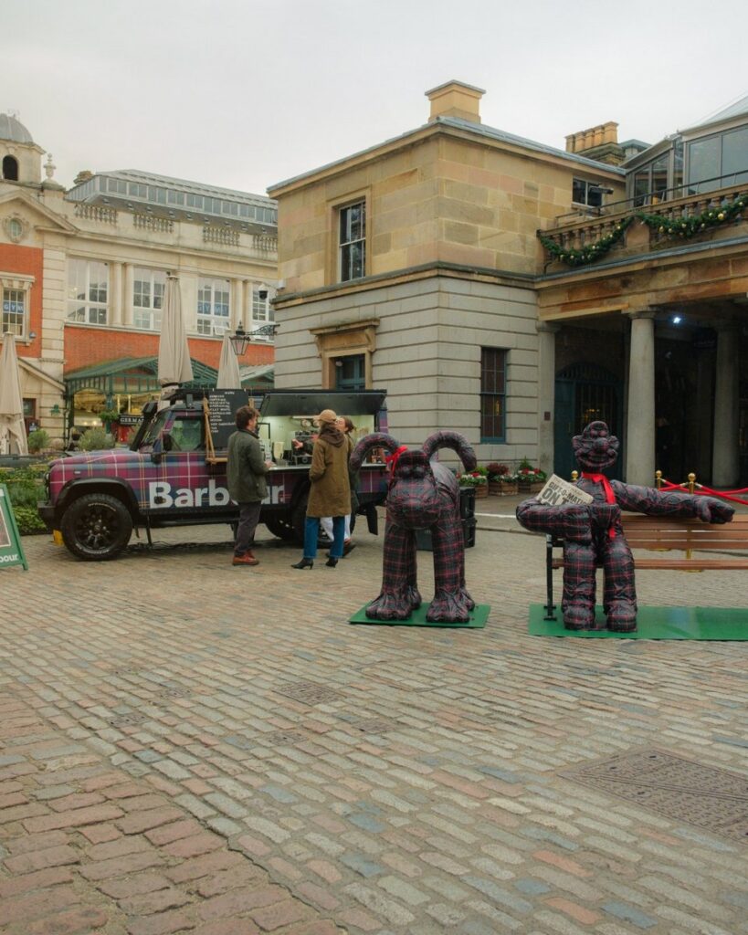 アードマン・アニメーションズが制作した、バブアー2025年のクリスマス広告の画像