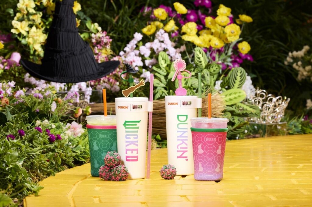 Dunkin’と『ウィキッド:フォー・グッド』のコラボレーションキャンペーンの画像