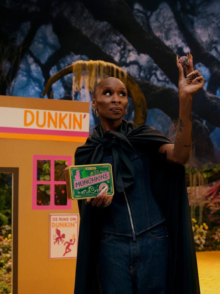 Dunkin’と『ウィキッド:フォー・グッド』のコラボレーションキャンペーンの画像