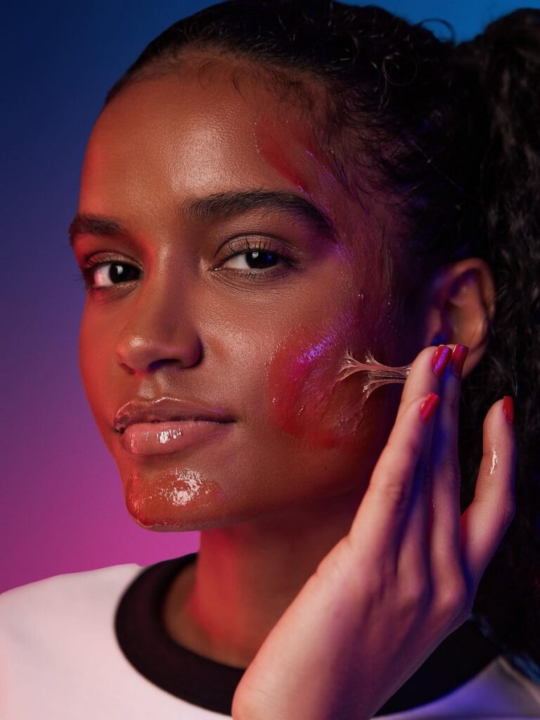 Netflixドラマ『ストレンジャー・シングス』最終章にあわせ、 Carmed から登場した限定コレクションの画像