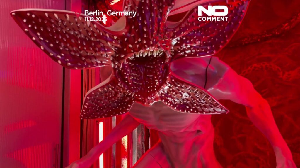 ベルリン・クアフュルステンダムで開催された、Netflix『ストレンジャー・シングス』最終シーズン公開を記念した期間限定クリスマスマーケット「ホーキンス・クリスマスマーケット」の画像