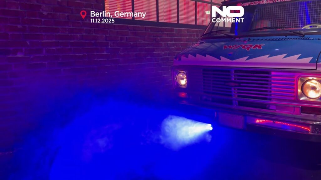 ベルリン・クアフュルステンダムで開催された、Netflix『ストレンジャー・シングス』最終シーズン公開を記念した期間限定クリスマスマーケット「ホーキンス・クリスマスマーケット」の画像