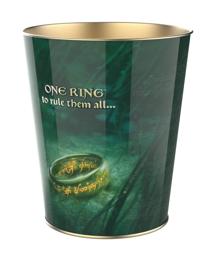 『ロード・オブ・ザ・リング』公開25周年に合わせて、Fathom Entertainmentとワーナー・ブラザースが展開する、限定ポップコーンバケットの画像