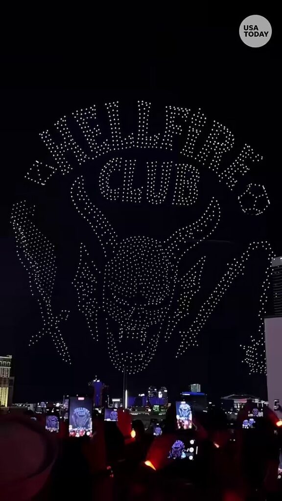 Netflixの人気シリーズ『ストレンジャー・シングス 未知の世界』の最終章を記念して、ラスベガスで行われたドローンショー「One Last Adventure: Las Vegas」の画像