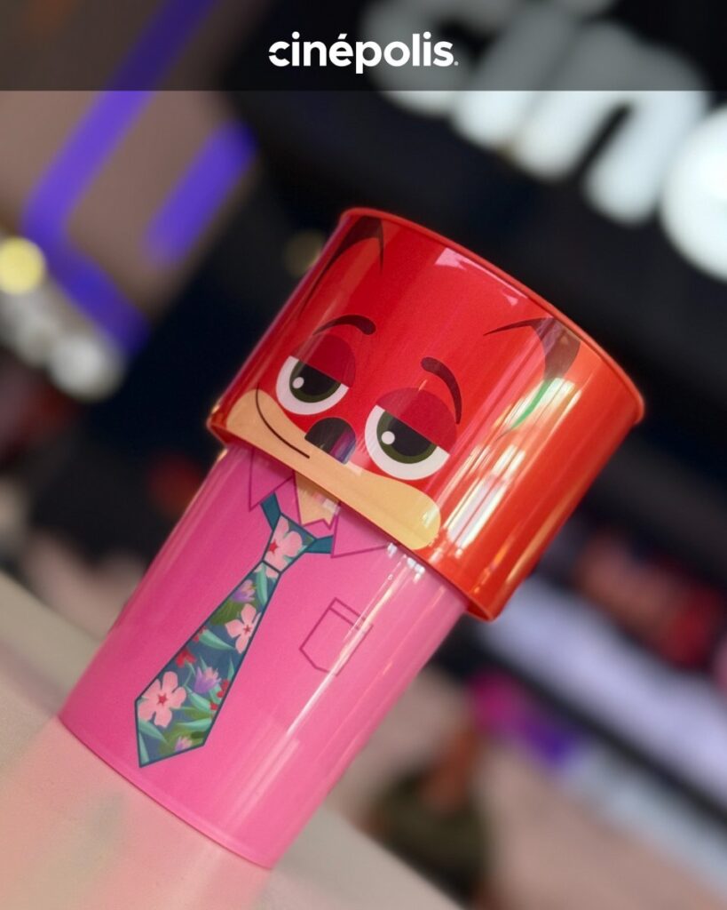 ディズニー映画『ズートピア2』の公開にあわせて、Cinépolisから登場した、ジュディ・ホップスとニック・ワイルドをモチーフにした限定ドリンクカップの画像。