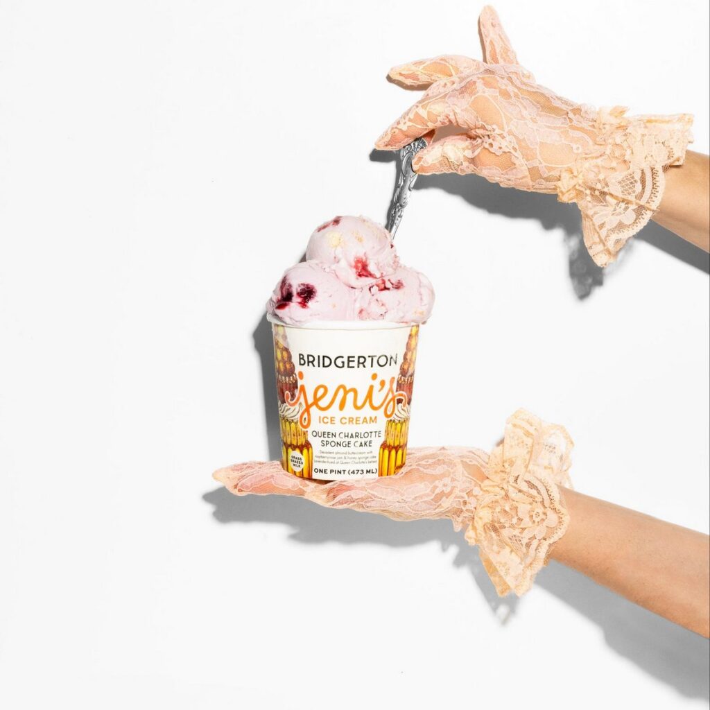 Netflixのドラマ『ブリジャートン』第4シーズンの配信に合わせてJeni’s Splendid Ice Creamsが発表した、「Jeni’s × Bridgerton」コレクションの画像