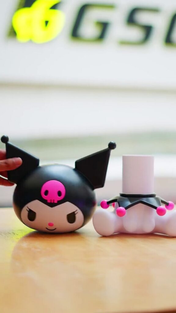 サンリオの人気キャラクタークロミの生誕20周年を記念して、GSCから登場した限定アイテム「GSC Exclusive Kuromi 3D Blow Tumbler」の画像