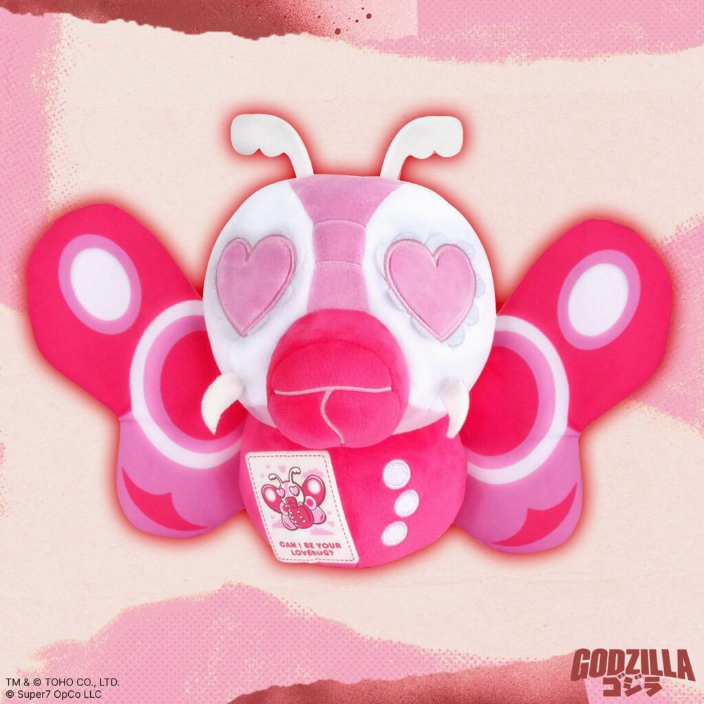 Super7から登場したバレンタイン限定ぬいぐるみシリーズより、ピンクカラーにアレンジされたゴジラ、モスラ 、ヘドラ の画像。