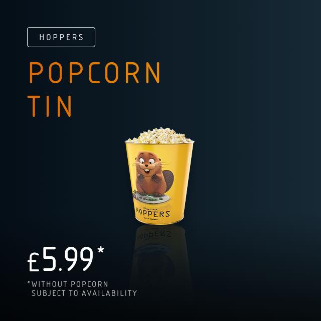 『私がビーバーになる時』（原題：Hoppers）の公開に先がけ、各国の映画館チェーンから登場した限定ドリンクカップやポップコーンバケットの画像。