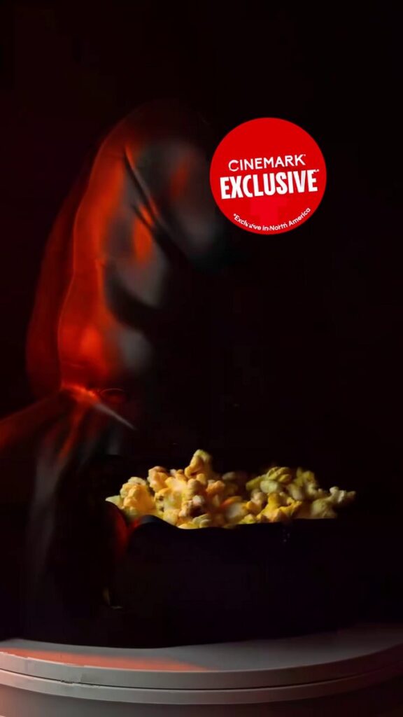 ホラー映画『スクリーム7』に合わせ、米国Cinemarkから発売される限定のオリジナルグッズの画像。