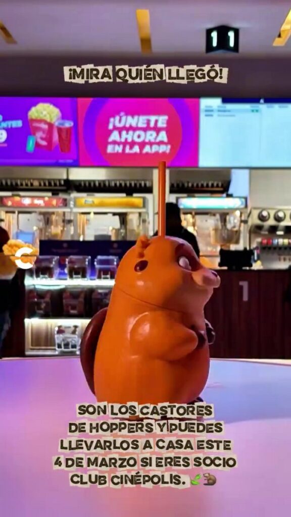 ディズニー&ピクサー最新作『私がビーバーになる時』の公開を前に、世界中の映画館が展開する様々なグッズの画像。