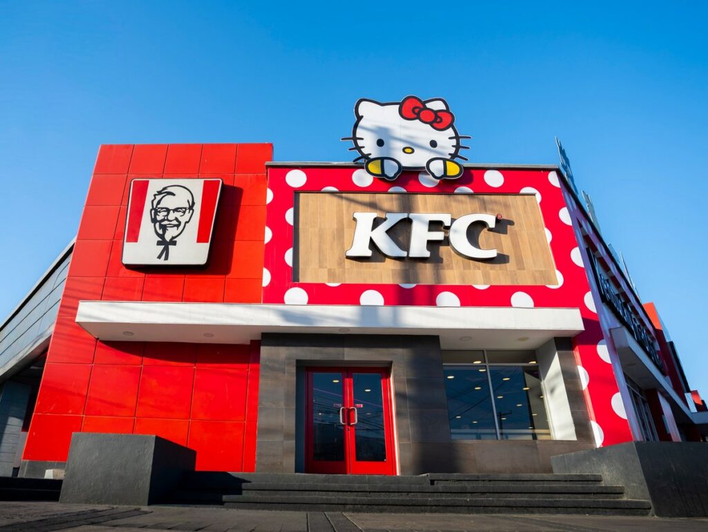 メキシコKFCのハローキティポップアップの画像。