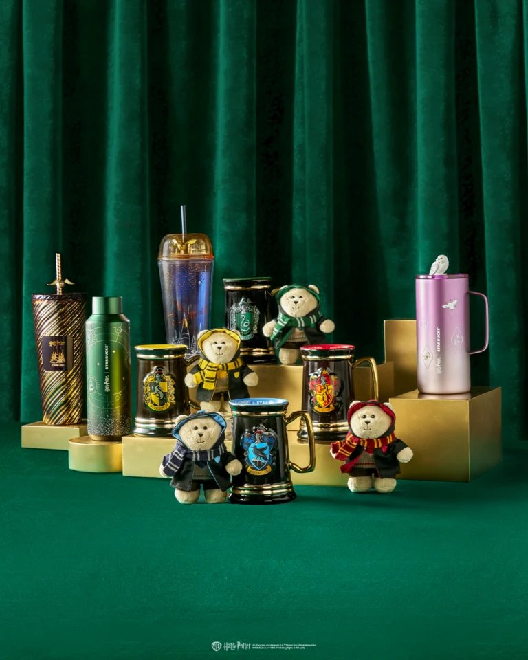 アジア太平洋のスターバックスに登場した、ハリー・ポッターの世界観をテーマにしたドリンクとグッズの画像。