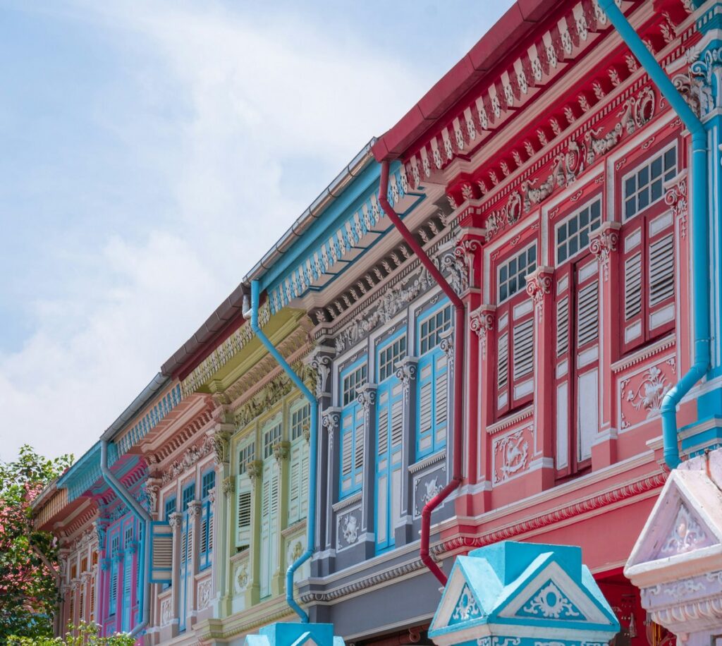 スターバックス・シンガポールが発表した、プラナカン文化をテーマにした新しいグッズコレクションの画像。