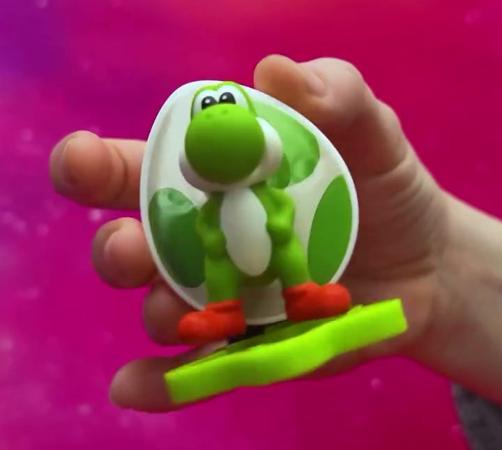 米国のマクドナルドが展開する、映画『ザ・スーパーマリオギャラクシー・ムービー』と連動したハッピーセットの画像。