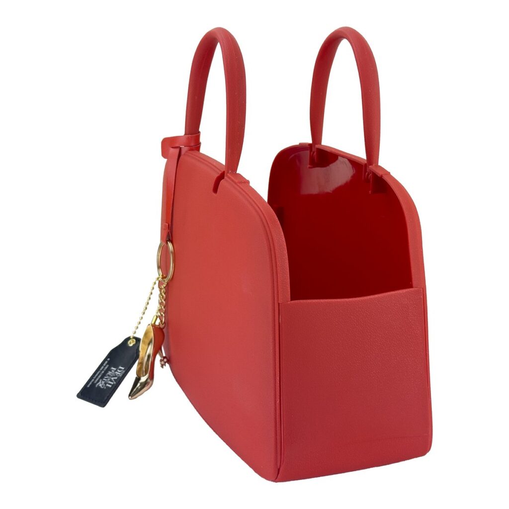 映画『プラダを着た悪魔2』公開にあわせて、Marcus TheatresとCinépolisが展開する限定ポップコーンバケットとコラボメニューの画像。