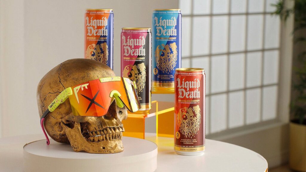 Liquid DeathとPit Viperがコラボし発売した限定サングラス、「unglasses for Dead People」の画像。