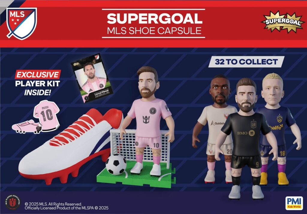 アメリカの玩具メーカー PMI が展開する「Supergoal MLS Shoe Capsule」と「FIFA Shoe Capsule」の画像。