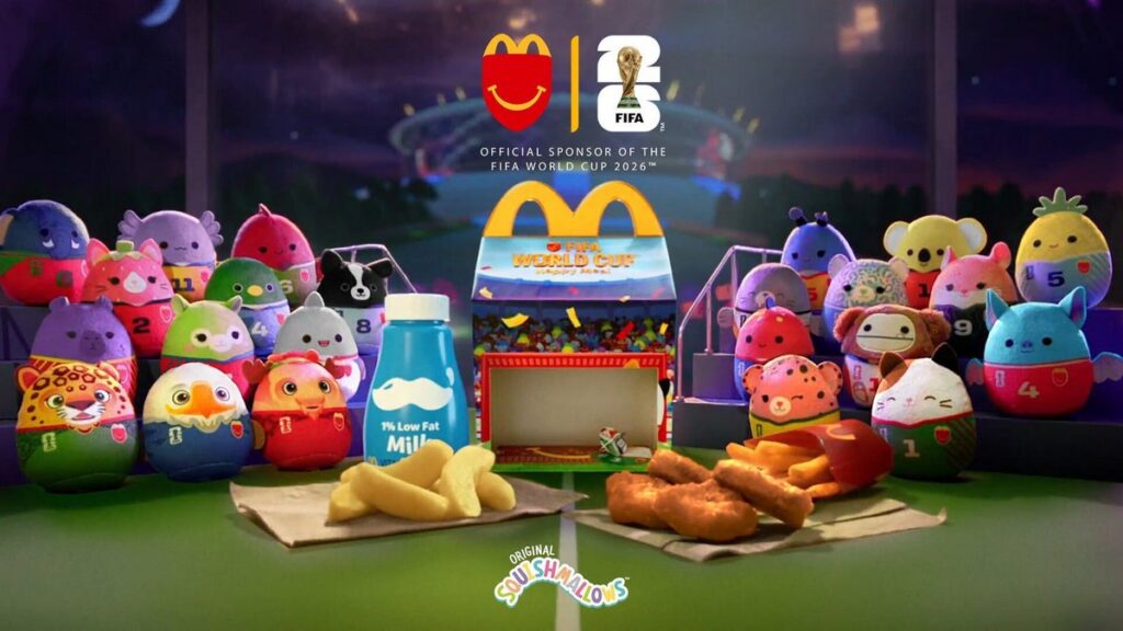 2026年のFIFAワールドカップにあわせてマクドナルドが展開する「FIFA World Cup 26™ Meal」と「FIFA World Cup 26™ Happy Meal」の画像。
