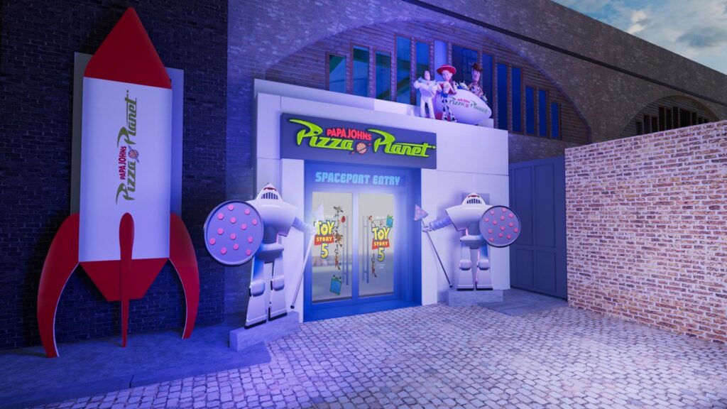 映画『トイ・ストーリー5』を記念し、Papa Johns がディズニー＆ピクサーと展開する初のグローバルコラボレーションの画像。
