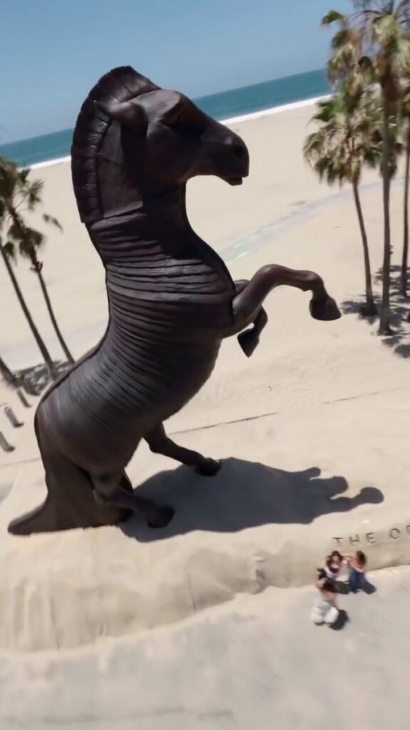 クリストファー・ノーラン監督最新作『オデュッセイア』の公開にあわせた体験型プロモーション「Odyssey Trojan Horse Touring」の画像。