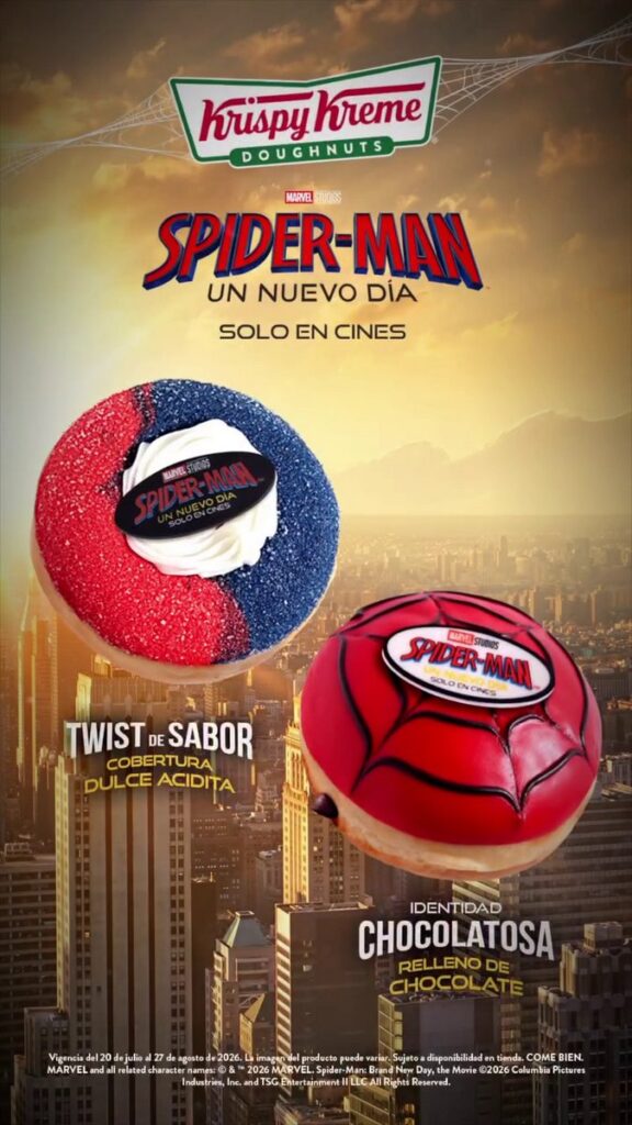 メキシコのクリスピー・クリームで展開されている、映画『スパイダーマン：ブランド・ニュー・デイ』のタイアップキャンペーンの画像。