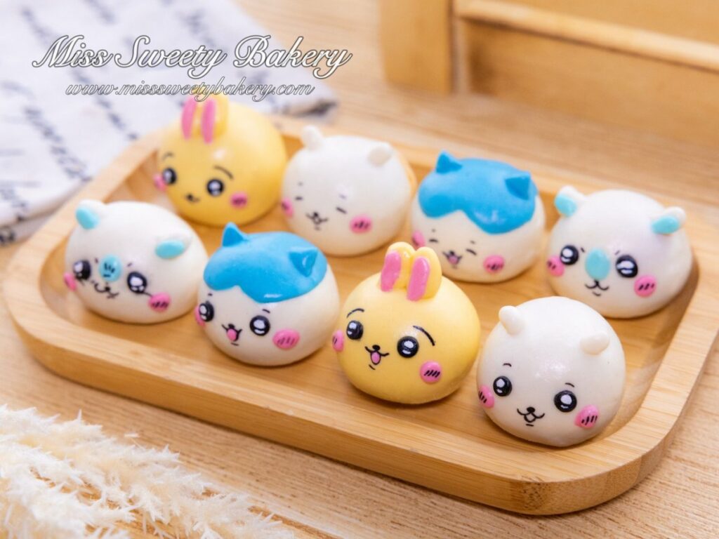 香港のMiss Sweety Bakeryが2026年の中秋節に向けて開催する、『鬼滅の刃』と『ちいかわ』をモチーフにした月餅作りのレッスンの画像。