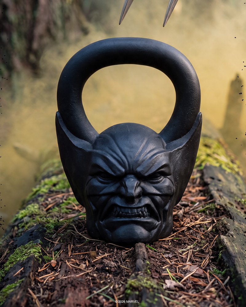 SUPERXがStrict Vision Athleticsと共同開発した、マーベル公式『MARVEL Kettlebell Series』の画像。
