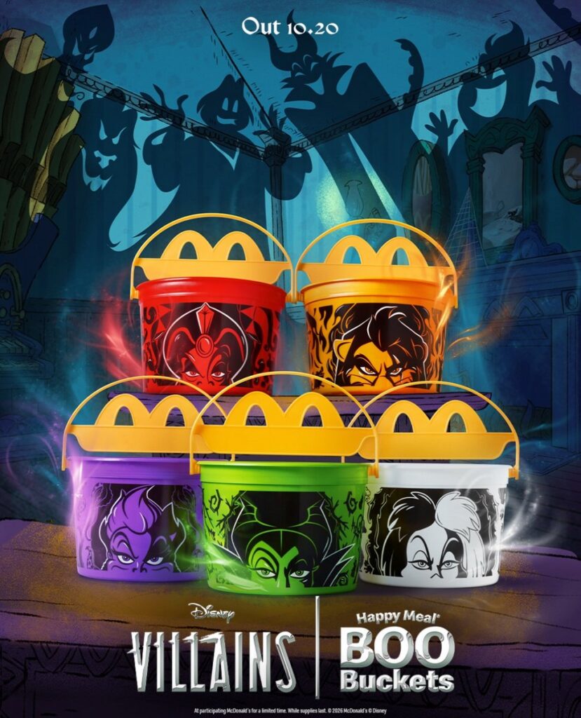 米国マクドナルドの「Disney Villains Boo Buckets Happy Meal」として10月20日より展開される、全5種のバケツが集結したプロモーションビジュアルの画像。