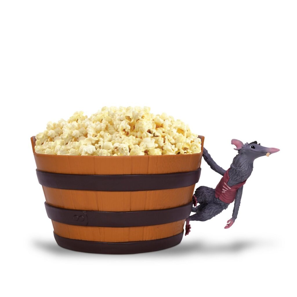ポップコーンをあふれんばかりに盛り付けた、存在感抜群の「Wildwood Popcorn Bucket」。