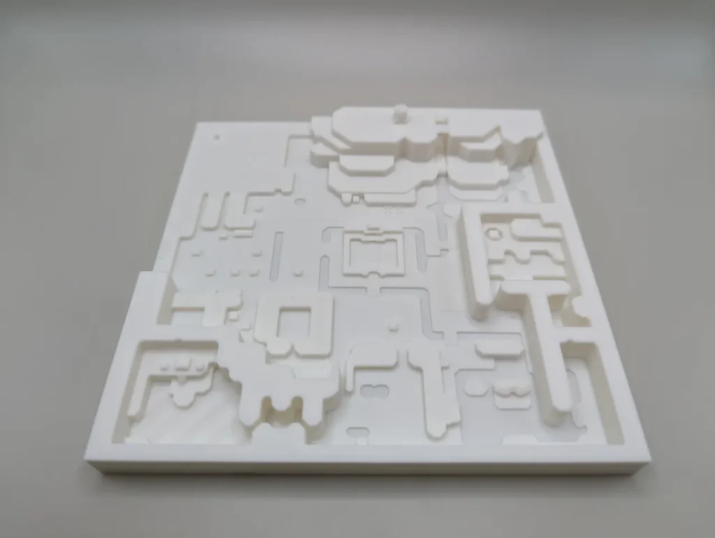 「ゼルダの伝説 神々のトライフォース」のマップを３Dプリントした立体地図の画像