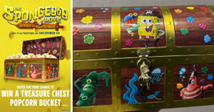 映画『劇場版スポンジ・ボブ 呪われた海賊と大冒険だワワワワワ!』の公開にあわせて、Cinemarkが展開する宝箱型のポップコーンバケットの画像